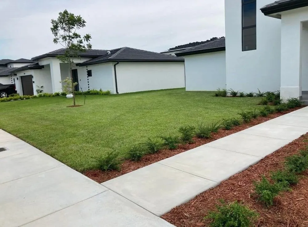 Expert lawn mowing service experts serving Cutler Bay, FL - A1scapes
