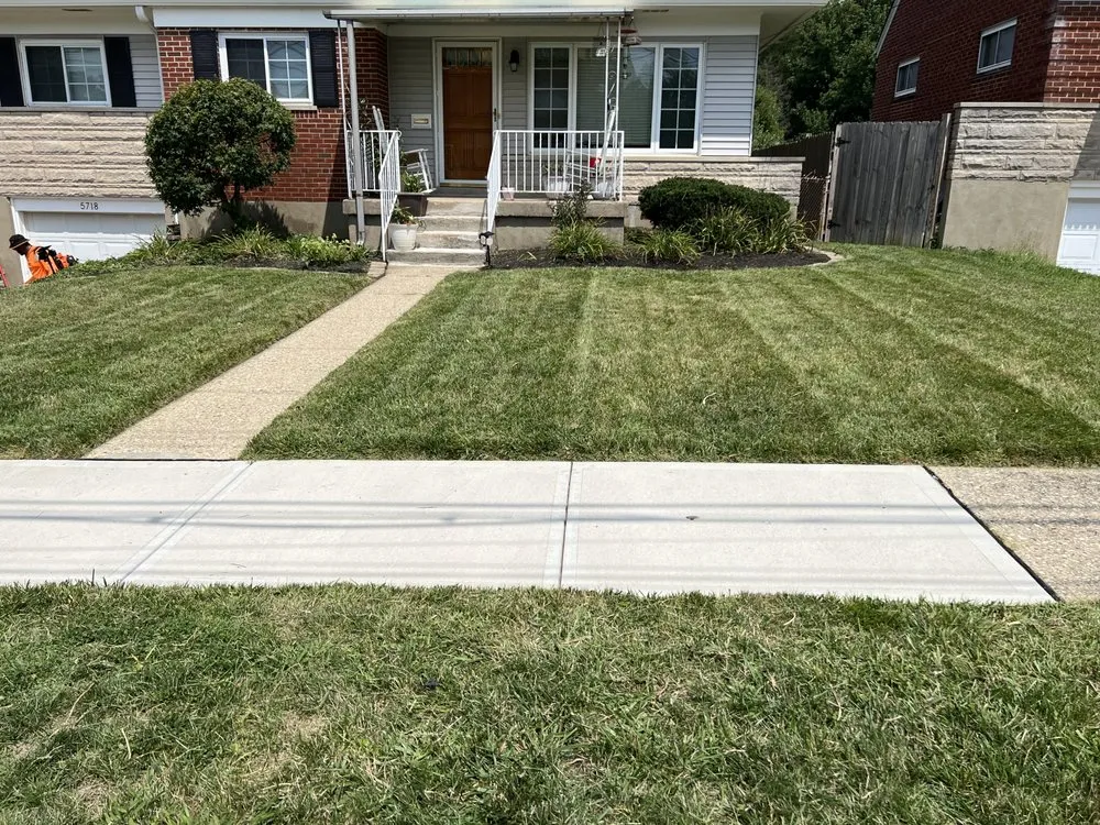 Expert landscaping services for beautiful yards in Cincinnati, OH by A2Z 513