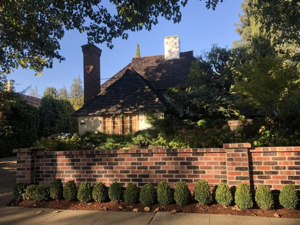 Custom yard maintenance experts serving Redwood City, CA - A&A Landscape