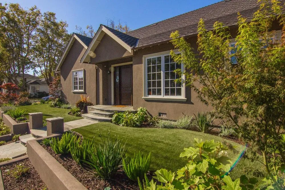 Affordable lawn mowing service in Redwood City, CA - A&A Landscape