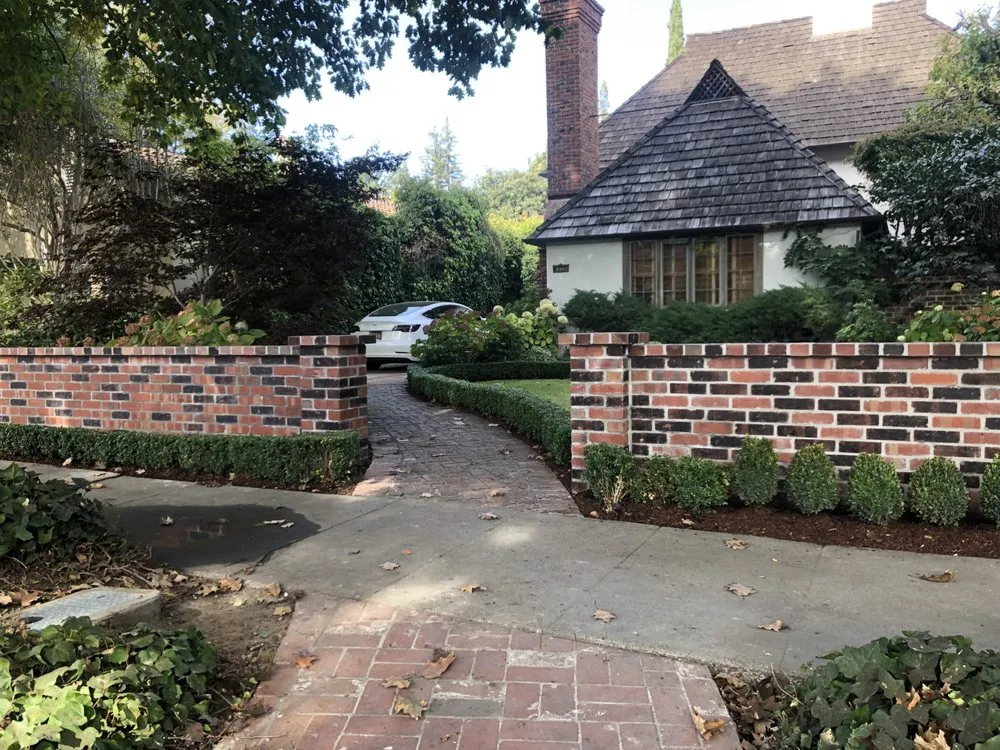 Affordable lawn care service for homes across Redwood City, CA - A&A Landscape