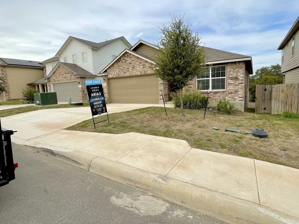 Top-rated lawn care service in San Antonio, TX by AA Landscapes