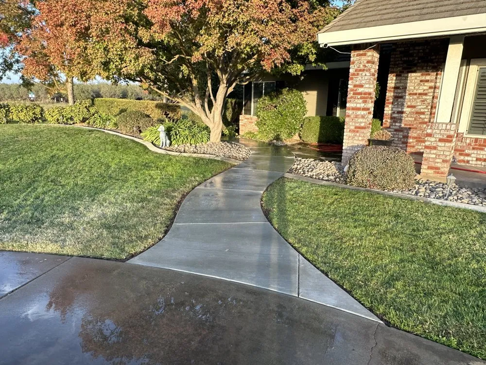 Custom lawn care service in Riverbank, CA - A&A Landscaping Co.