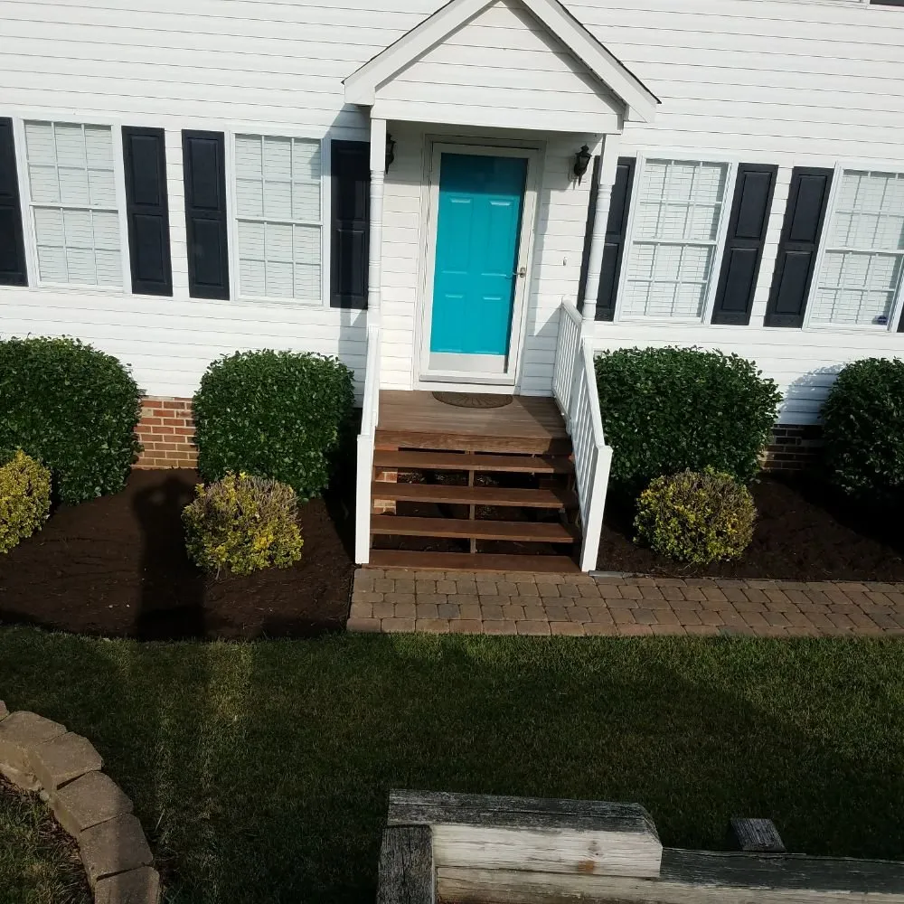 Trusted lawn care service in Richmond, VA by A&A Landscaping Contractors