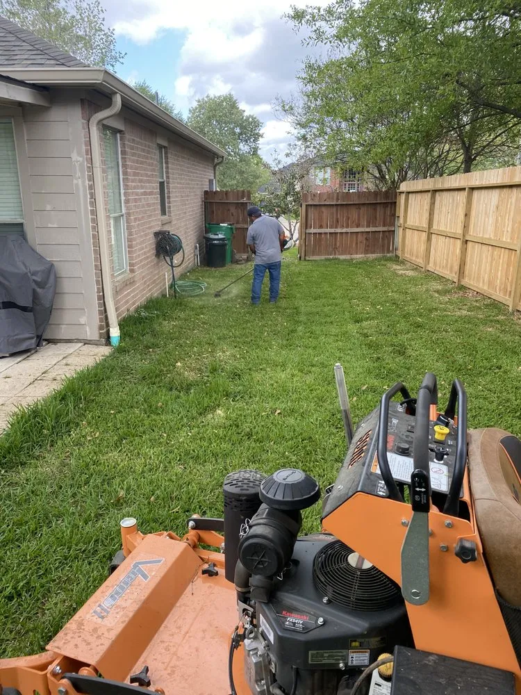 Reliable lawn care service in Tomball, TX - A&A Landscaping