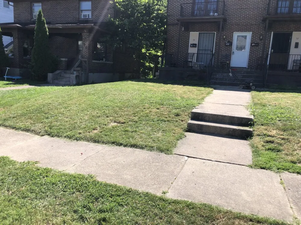 Affordable lawn mowing service near you in Dayton, OH by A&A Lawncare & hauling service