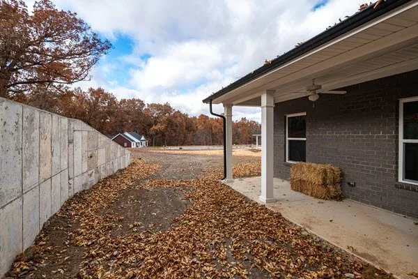 Trusted yard cleanup service for beautiful yards in New Albany, IN by AAA Concrete Services