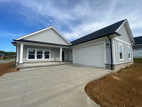 Top-rated yard cleanup service for beautiful yards in New Albany, IN by AAA Concrete Services