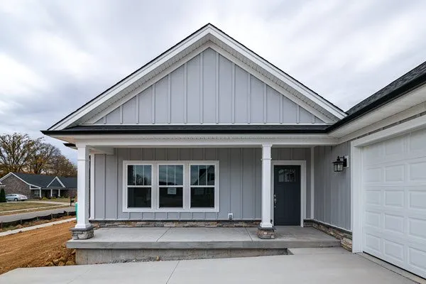 Professional garden landscaping with custom design in New Albany, IN by AAA Concrete Services