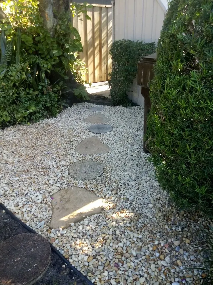 Trusted landscaping services experts serving Lake worth, FL - AAA Greencut