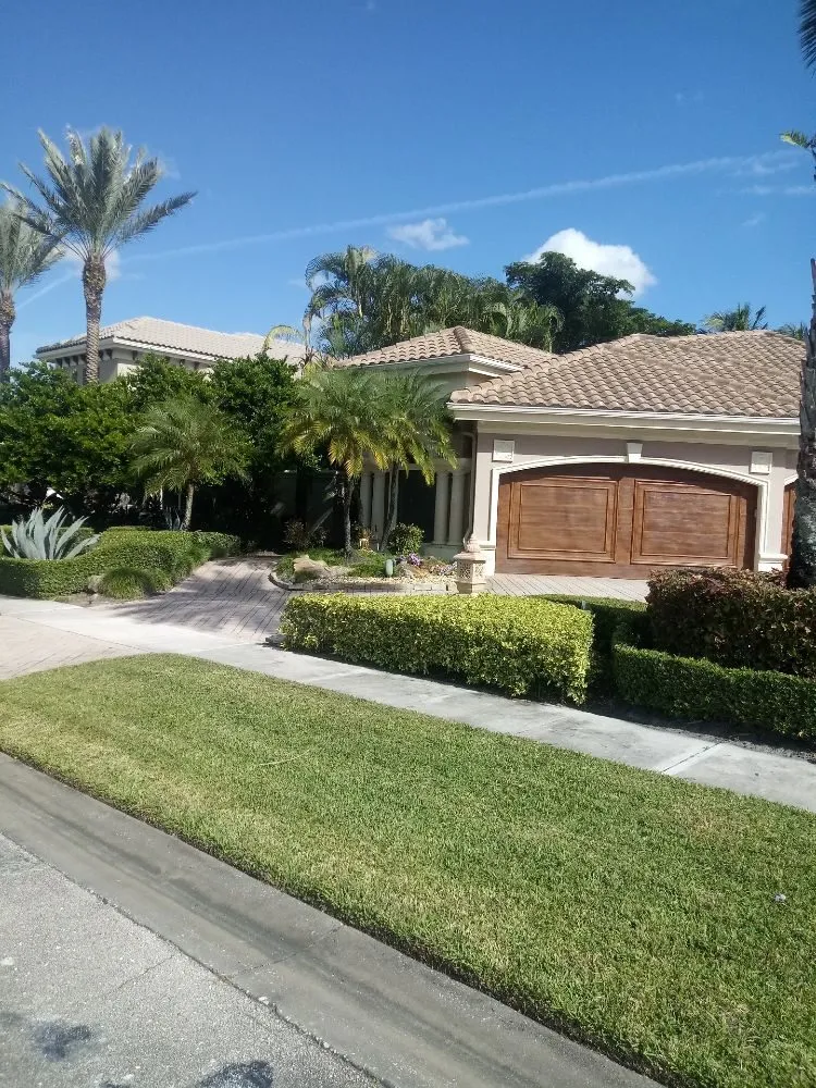 Local lawn care service with custom design across Lake worth, FL - AAA Greencut