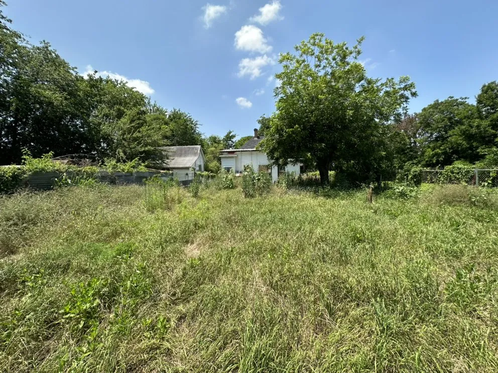 Affordable lawn care service experts serving Waco, TX - AAA Honest Landscaping