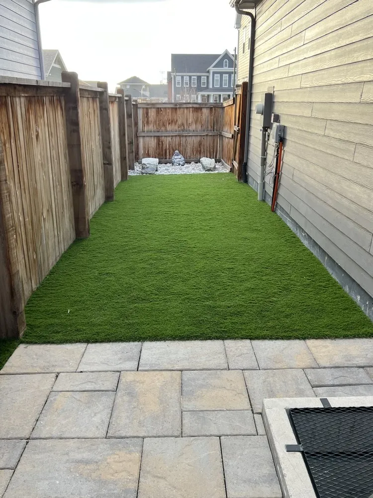 Professional lawn care service experts serving Aurora, CO - AAA landscaping