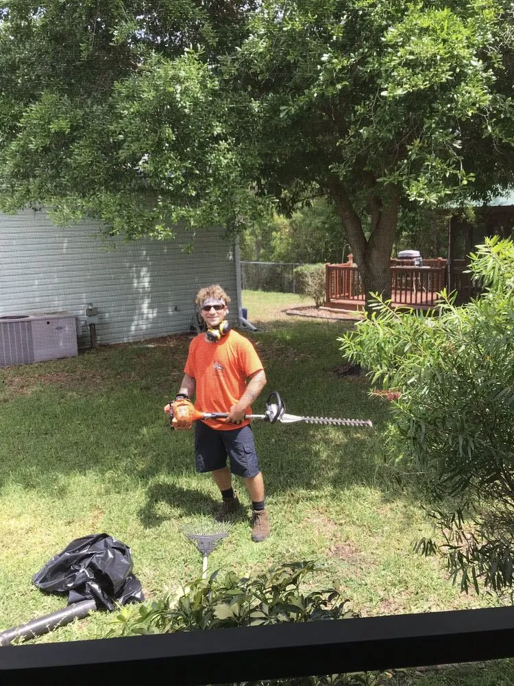 Top-rated lawn mowing service near you across Valrico, FL - AAA Lawn Service