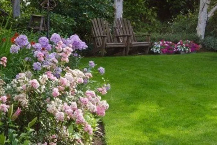 Top-rated lawn care service in Honolulu, HI by AAA Plantscapes Hawaii