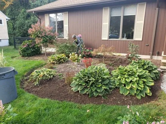 Local yard maintenance in Johnston, RI - Aaa Professional Lawn Care