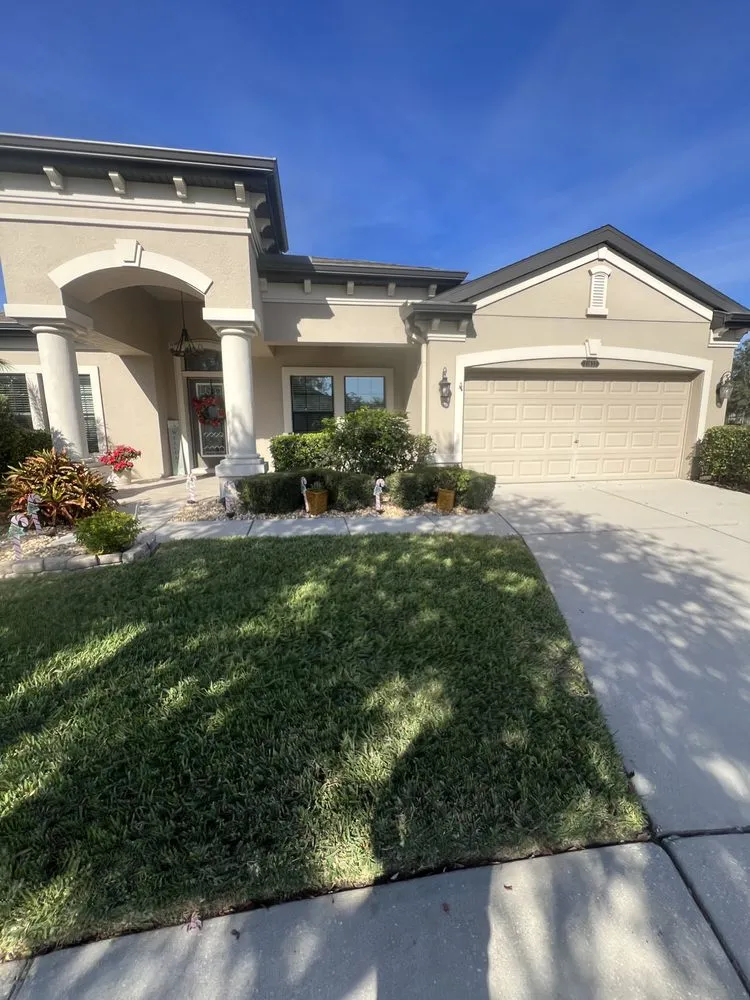 Expert garden landscaping in Tampa, FL by AAIM Pro Lawns