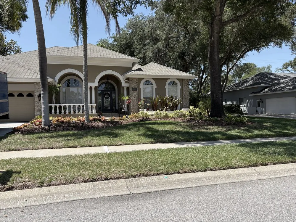 Local lawn mowing service experts serving Tampa, FL - AAIM Pro Lawns