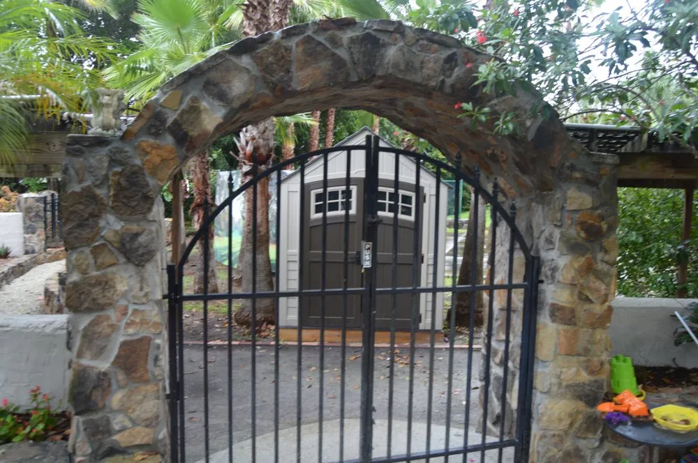 Affordable garden landscaping in Osprey, FL by AAL by Frank Gabry