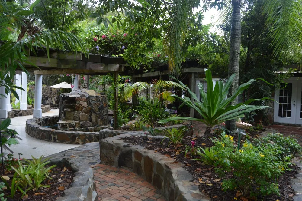 Custom lawn mowing service near you in Osprey, FL by AAL by Frank Gabry