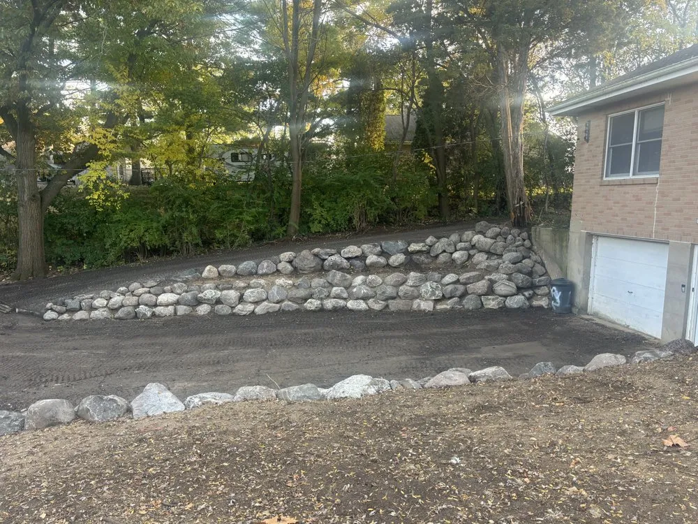 Top-rated lawn care service in Bristol, WI - Aardvark