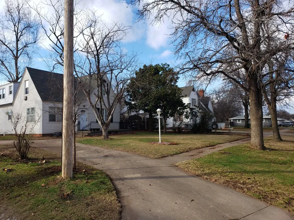 Expert lawn care service in Perry, OK - Aaron Services