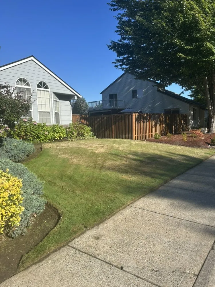 Local lawn care service experts serving Aloha, OR - Aaron’s Green Lawn Care Service