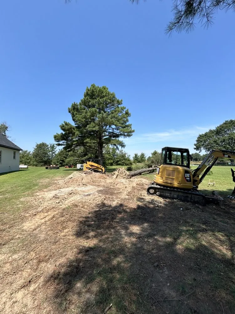 Top-rated garden landscaping for year-round maintenance in Jonesboro, AR by Aarons