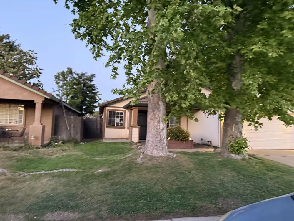 Reliable landscaping services in Stockton, CA - Aaron’s Lawn Care & Universal Services