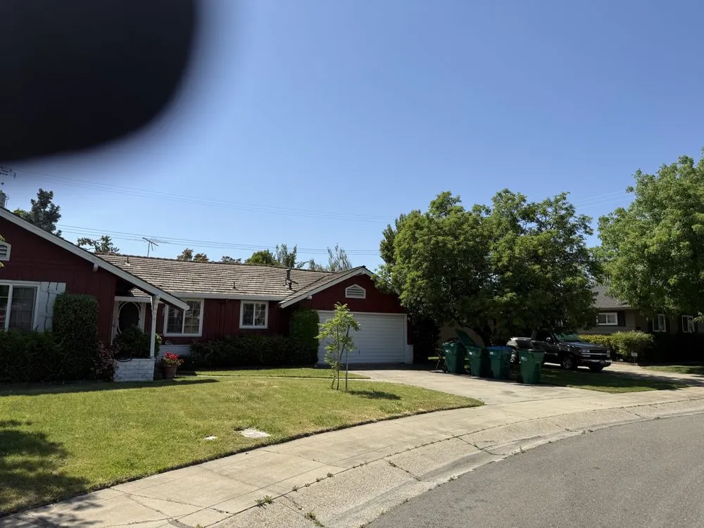 Affordable yard maintenance in Stockton, CA by Aaron’s Lawn Care & Universal Services