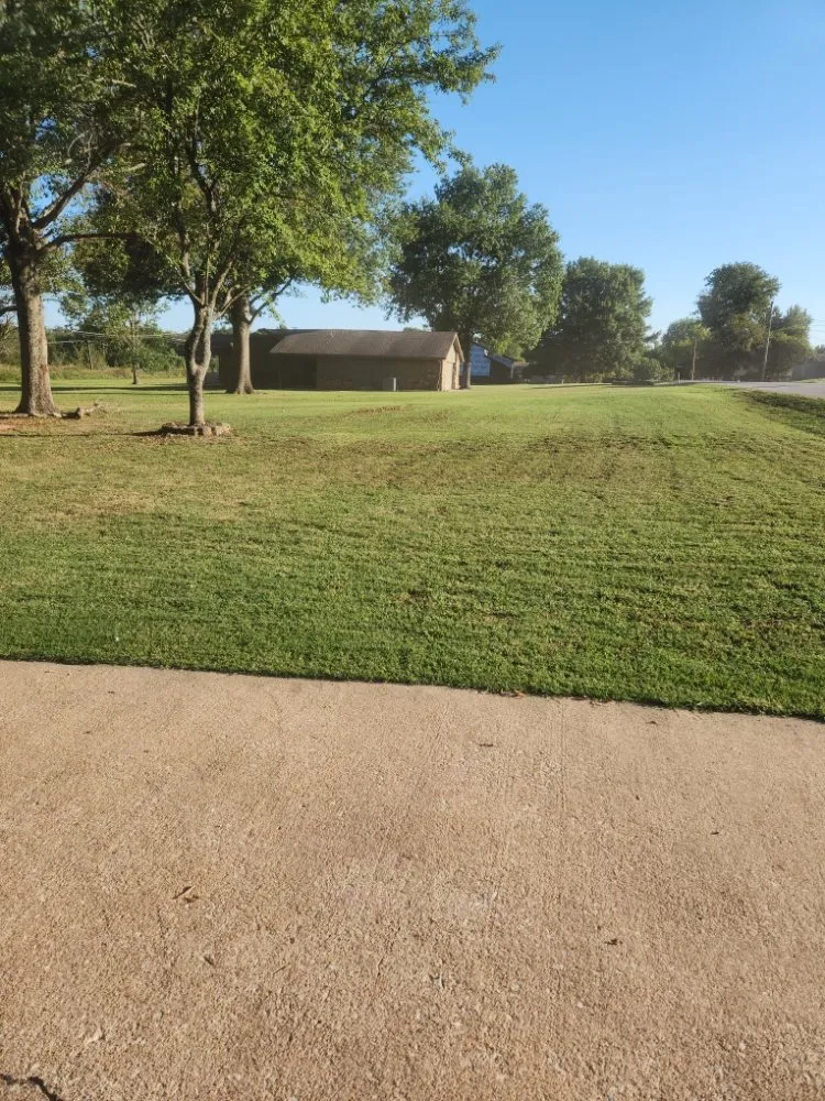 Reliable landscaping services in Wagoner, OK by Aaron's Lawn Care and Cleanup