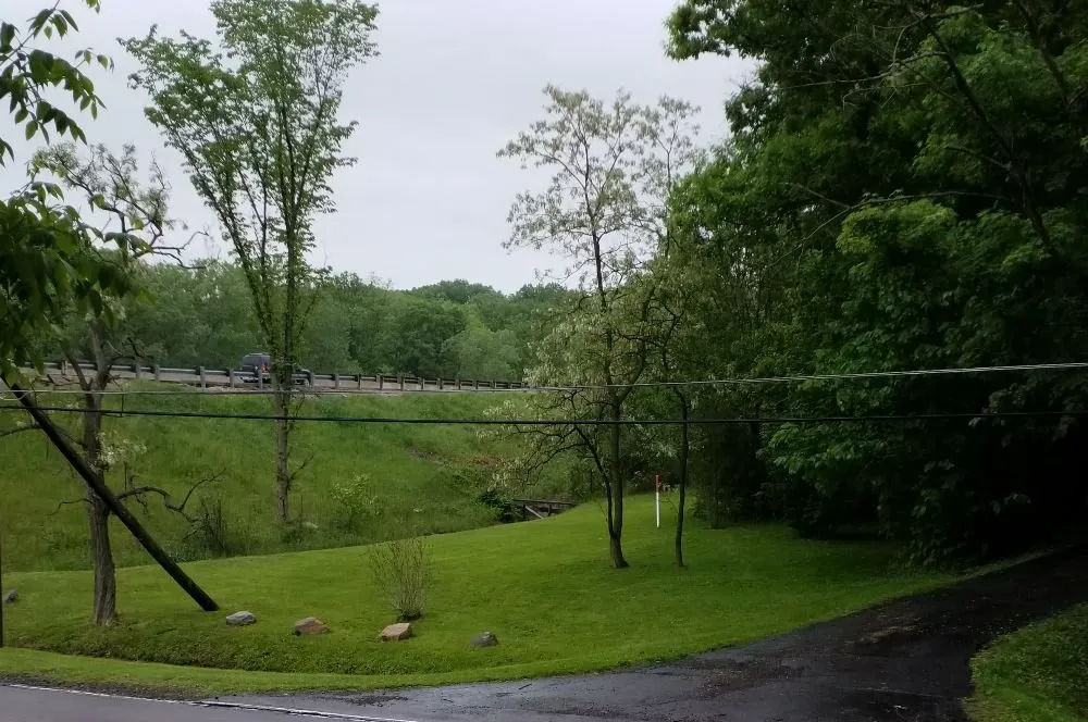 Trusted garden landscaping experts serving Olmsted Falls, OH - Aarons Lawn Care