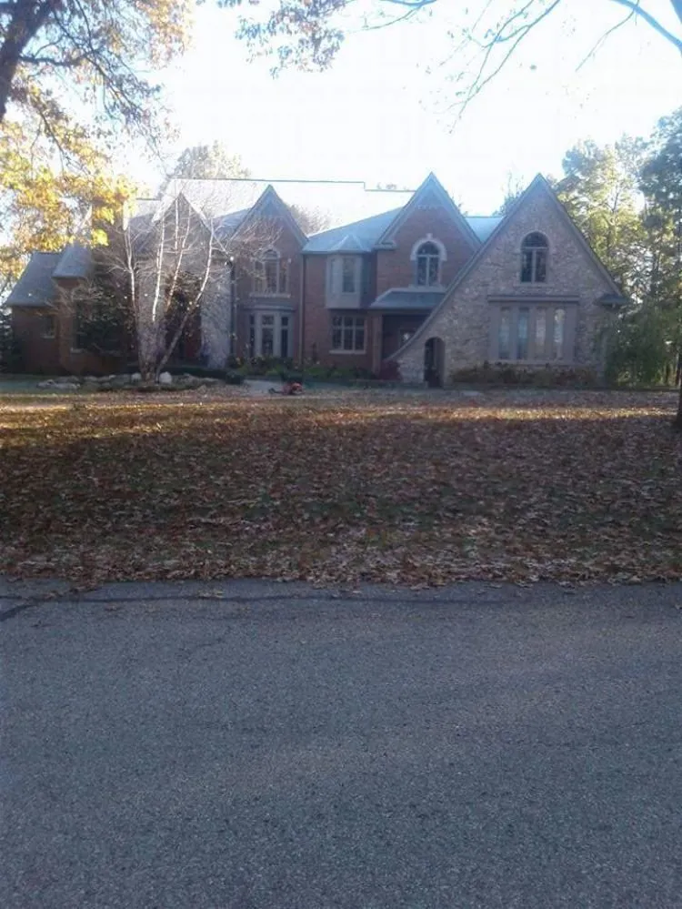 Local garden landscaping in Waterford Township, MI - Aaron's lawn care