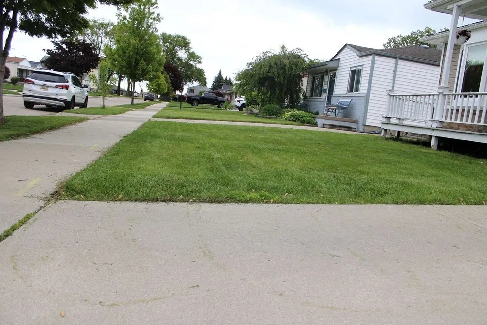 Professional lawn care service in St. Clair Shores, MI by A&B Lawn Care