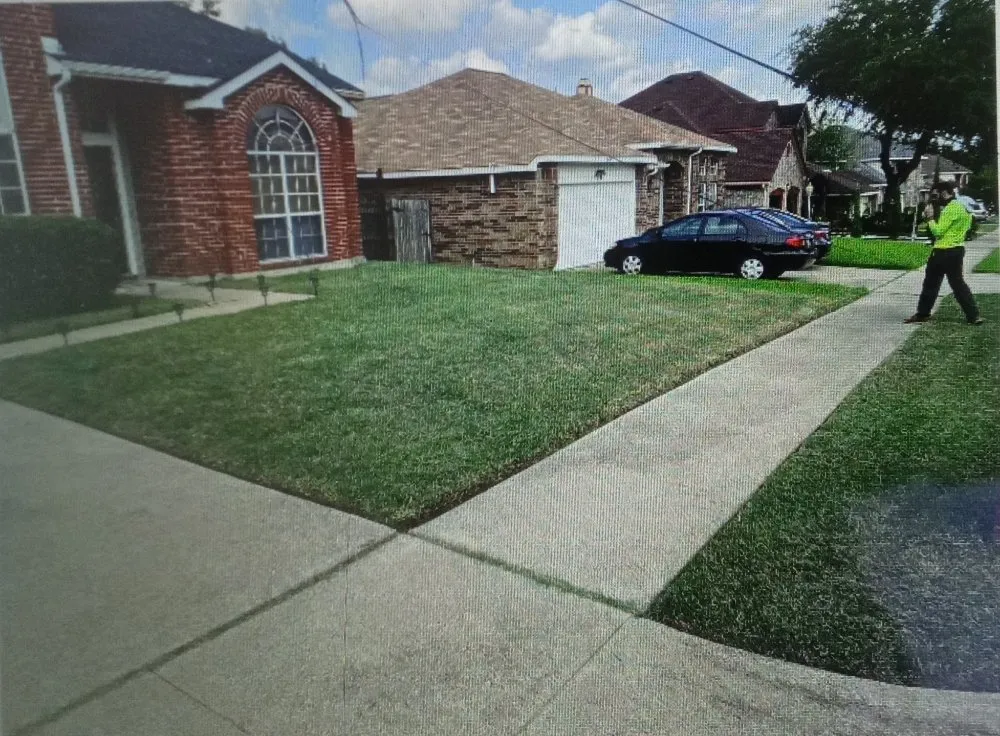 Affordable lawn care service experts serving Cedar Hill, TX - AB Services