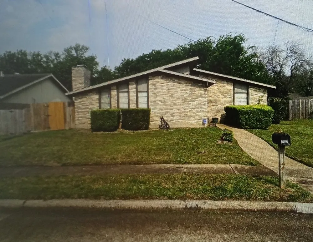 Reliable lawn care service experts serving Cedar Hill, TX - AB Services