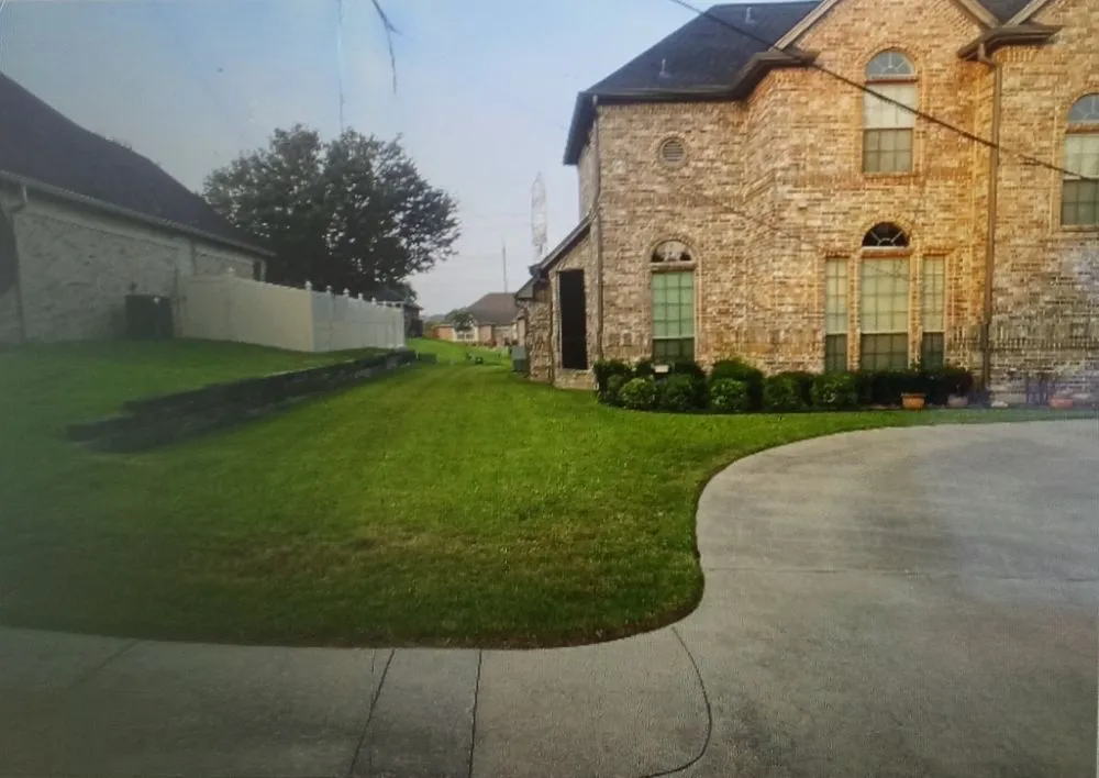 Reliable lawn care service in Cedar Hill, TX by AB Services