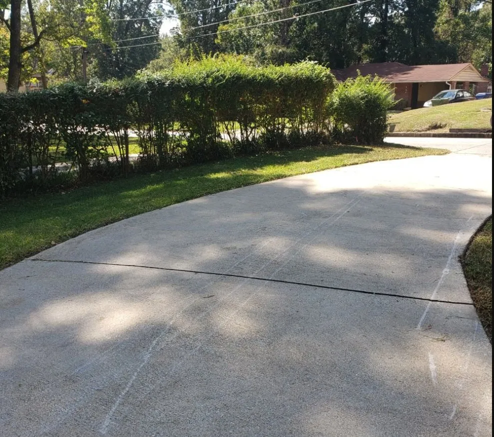 Trusted lawn mowing service in San Antonio, TX by Abba Lawn Care Services