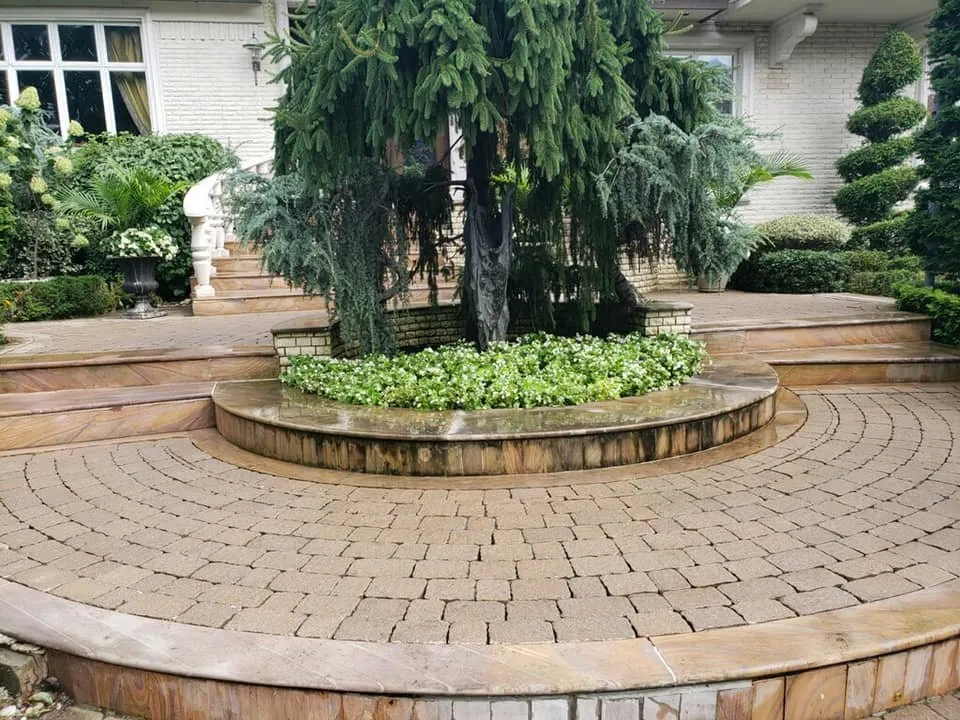 Custom lawn care service in Staten Island, NY by Abbadessa Bros