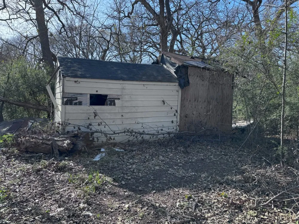 Top-rated yard cleanup service in Aubrey, TX by Abbott’s Haul Off & Transport