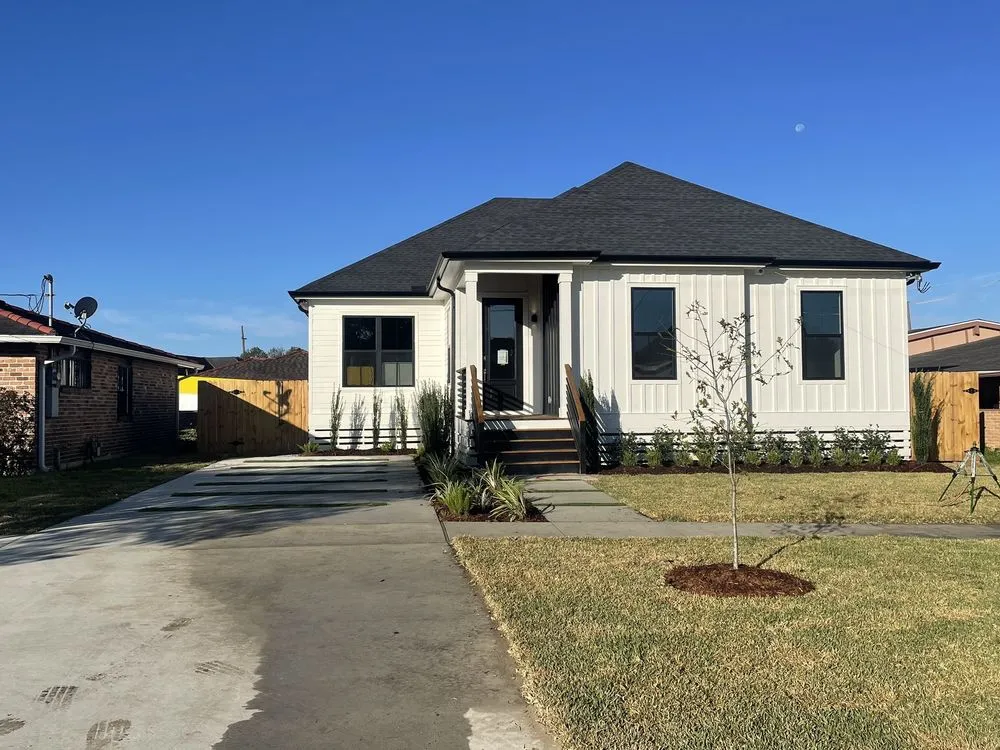 Professional lawn care service with custom design across New Orleans, LA - ABC Landscaping