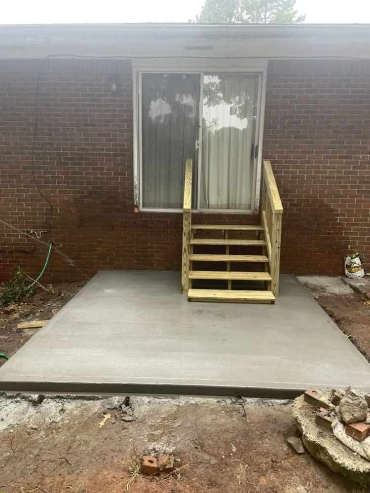 Affordable yard cleanup service for residential properties in Clarkston, GA by Abelino Landscaping