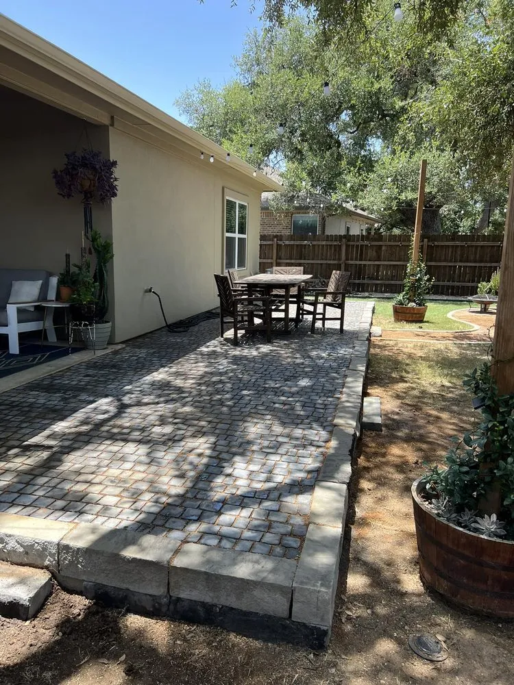 Custom garden landscaping in Arlington, TX by Abides Construction