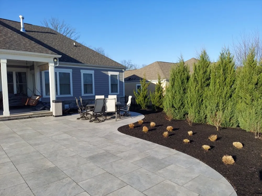 Professional yard maintenance for beautiful yards in Galloway, OH by Abix