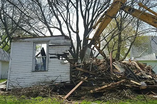 Affordable yard maintenance in Seaford, DE - Able & Ready Services