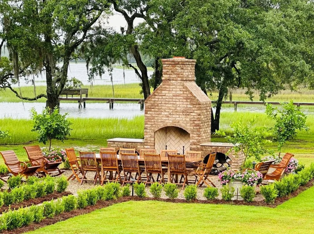 Professional garden landscaping in Hollywood, SC by Ables Landscapes