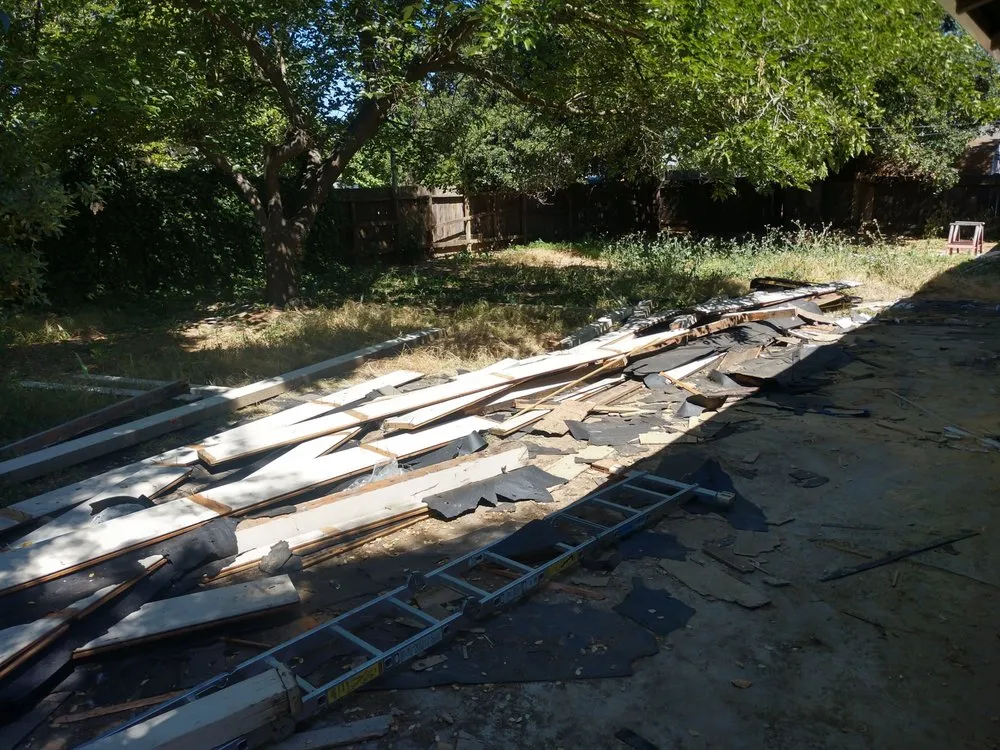 Professional yard cleanup service for homes in San Martin, CA by Abonce Landscape