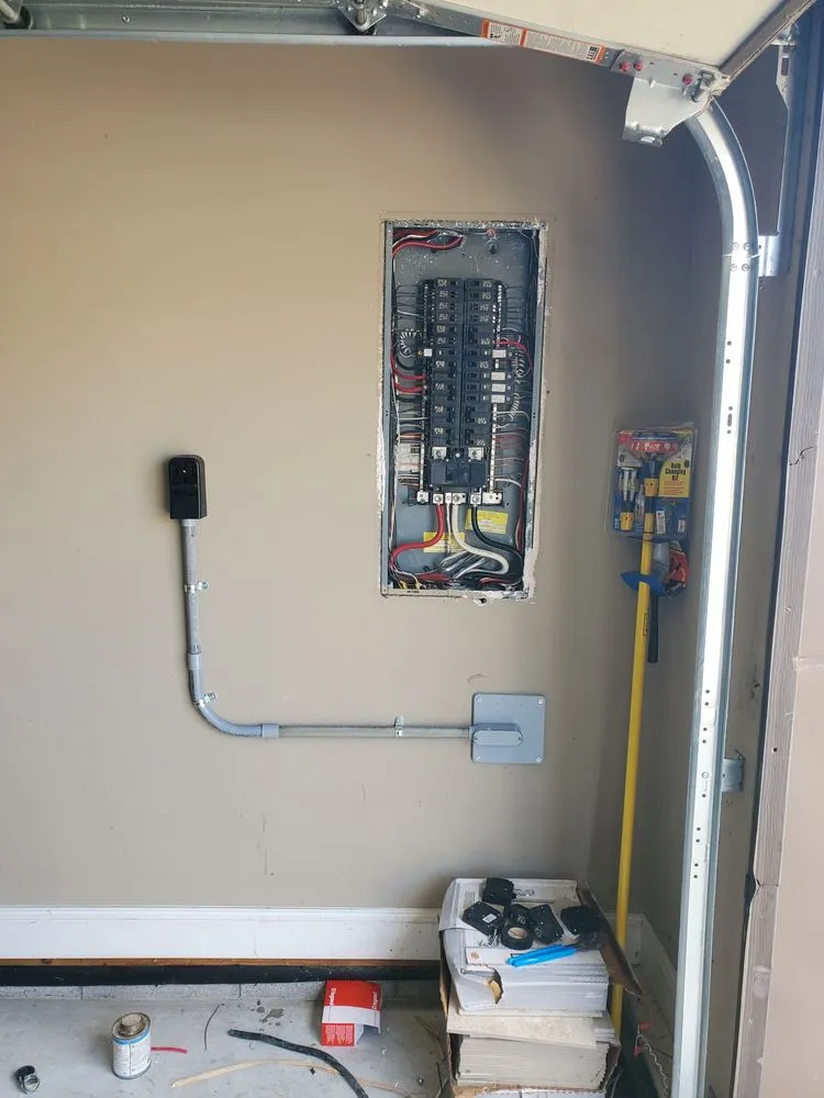 Local yard cleanup service in Hinesville, GA - About People Helping People