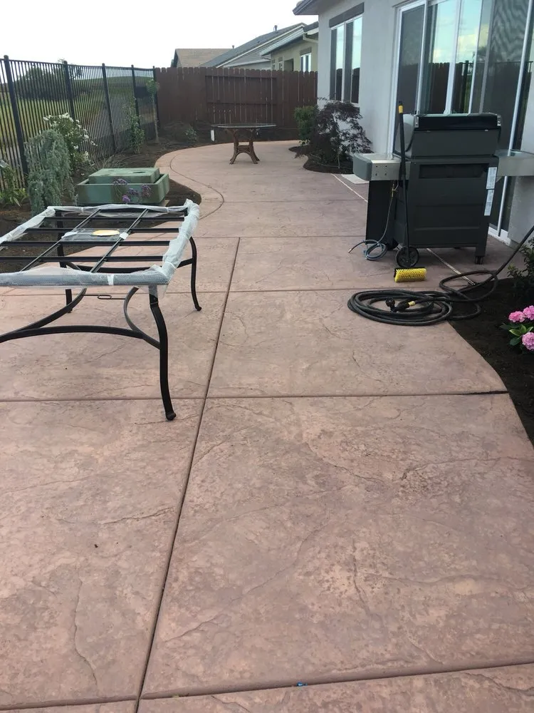 Custom garden landscaping in Folsom, CA by Above All Landscaping