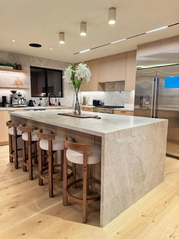 Top-rated lawn care service for residential properties across San Fernando Valley, CA - Above And Beyond Builders